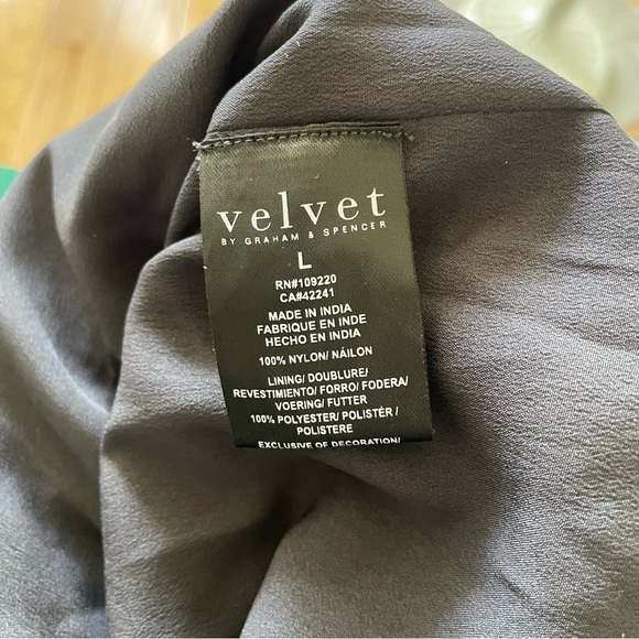 Velvet by Graham & Spencer Leyla Sequined Sleeveless Raw Edge Trim Top NWT Sz L - Picture 8 of 10